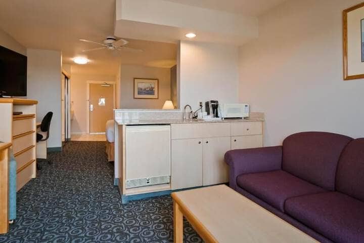 Room 19 of 34