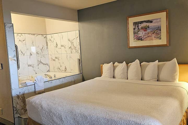 Room 13 of 34