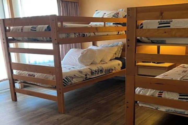 Room 16 of 34