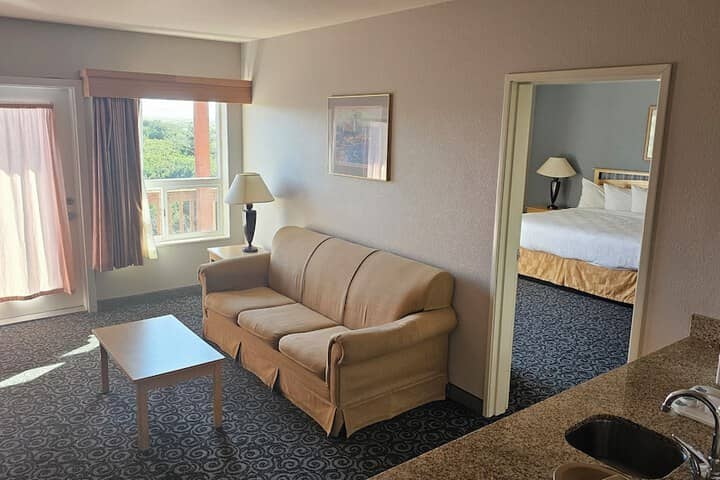 Room 10 of 34