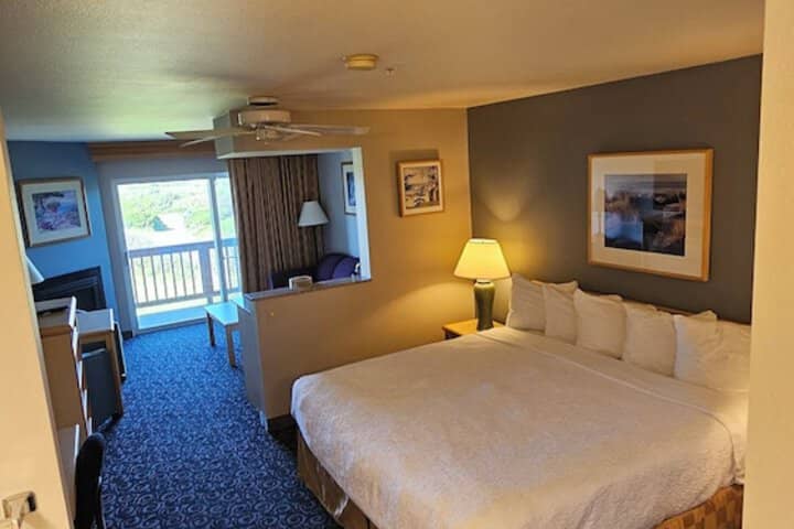 Room 17 of 34