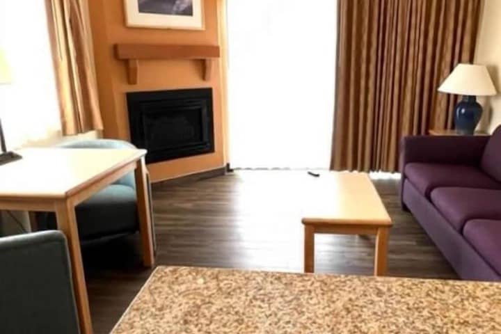 Room 6 of 34